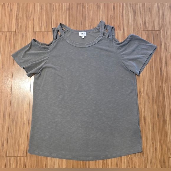 NWOT BKE Cut Out Short Sleeve Tee - Picture 1 of 7